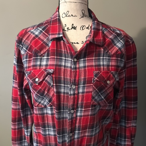 Levi's men's plaid flannel shirt - Picture 4 of 10